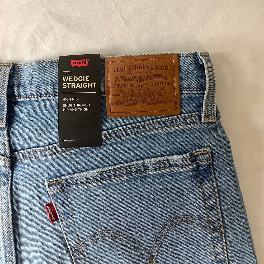levis wedgie straight high rise blue jeans 30 x 26 - Picture 4 of 4